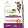 Natural Trainer Sterilised Crocchette Con Salmone Per Gatti Adulti Sacco 1,5kg